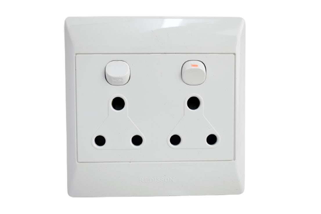 4174-REDISSON-DOUBLE-WALL-SOCKET-4X4.jpg Redisson Double Sso Whi 16A 100X100 D01 - Image 1